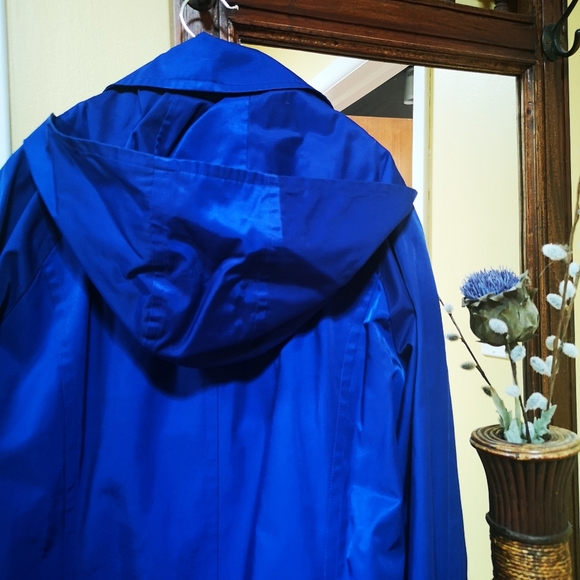 London fog | Royal blue trench coat - Picture 4 of 8